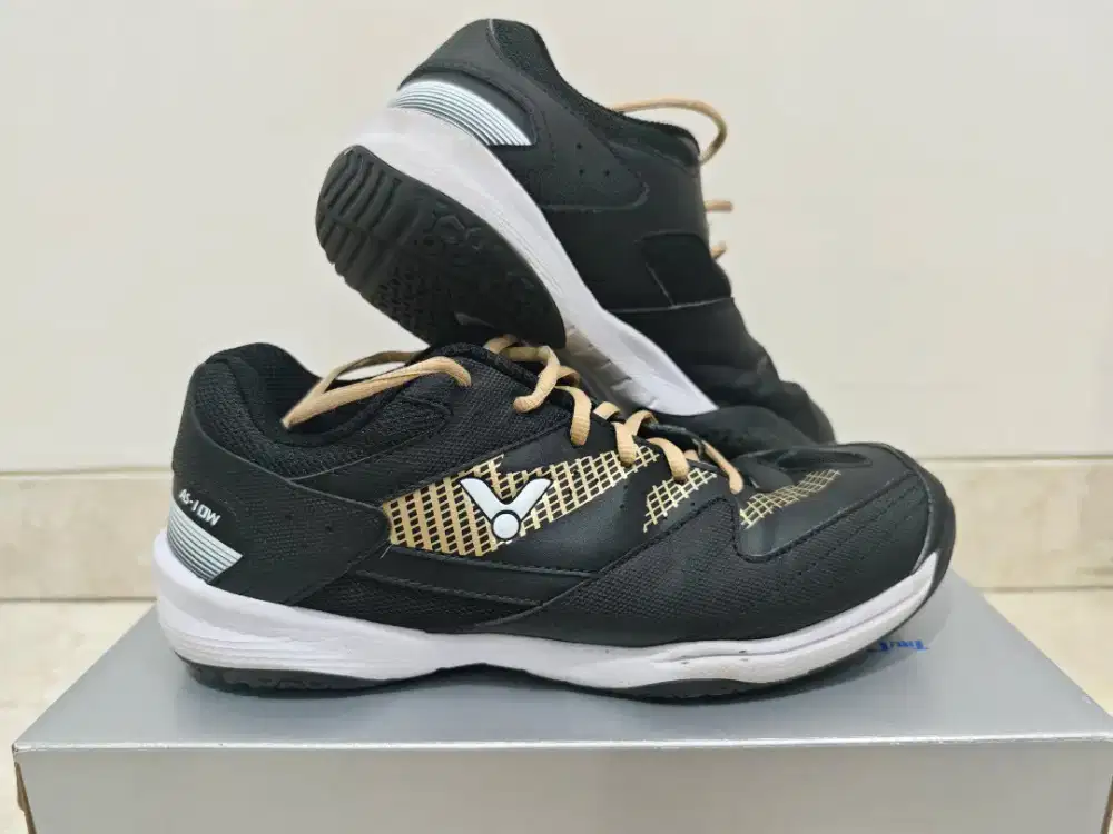 Victor AS 10 W uk 44 | Sepatu Badminton | Kondisi 95% | Jarang Pakai