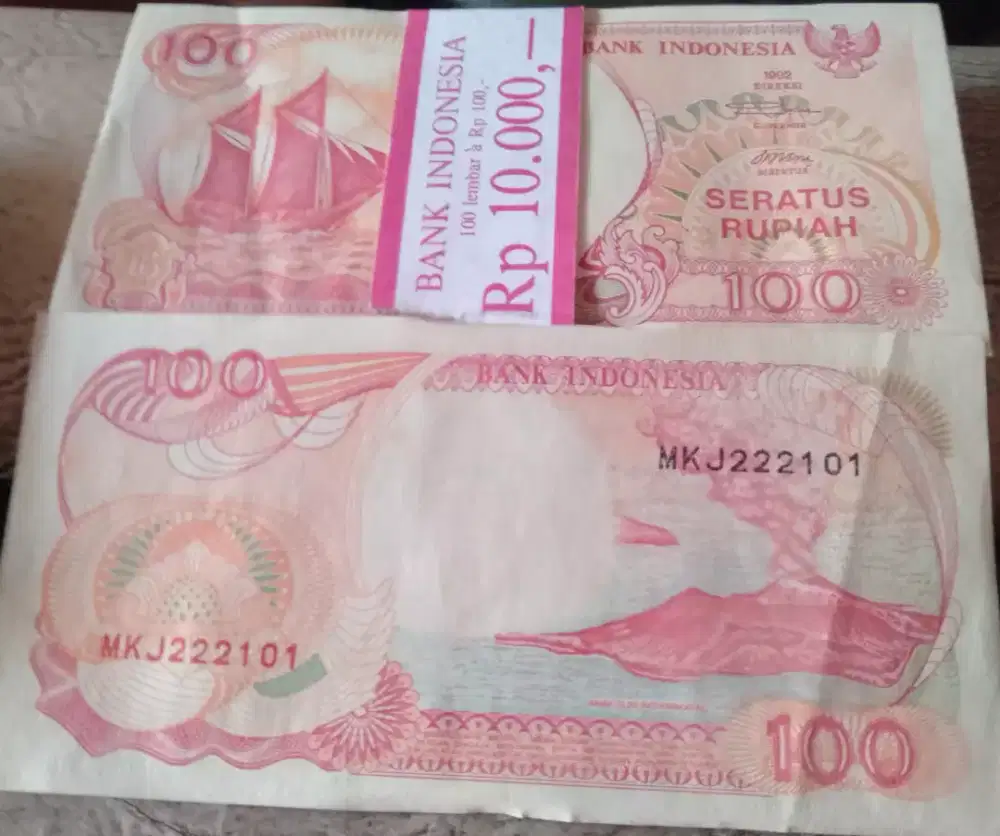 Koleksi uang kuno kertas 100 rupiah