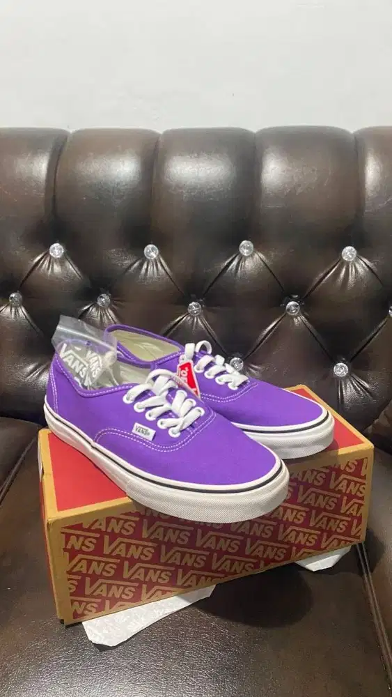 Vans Authentic Purple White Original BNIB Like New Size 41