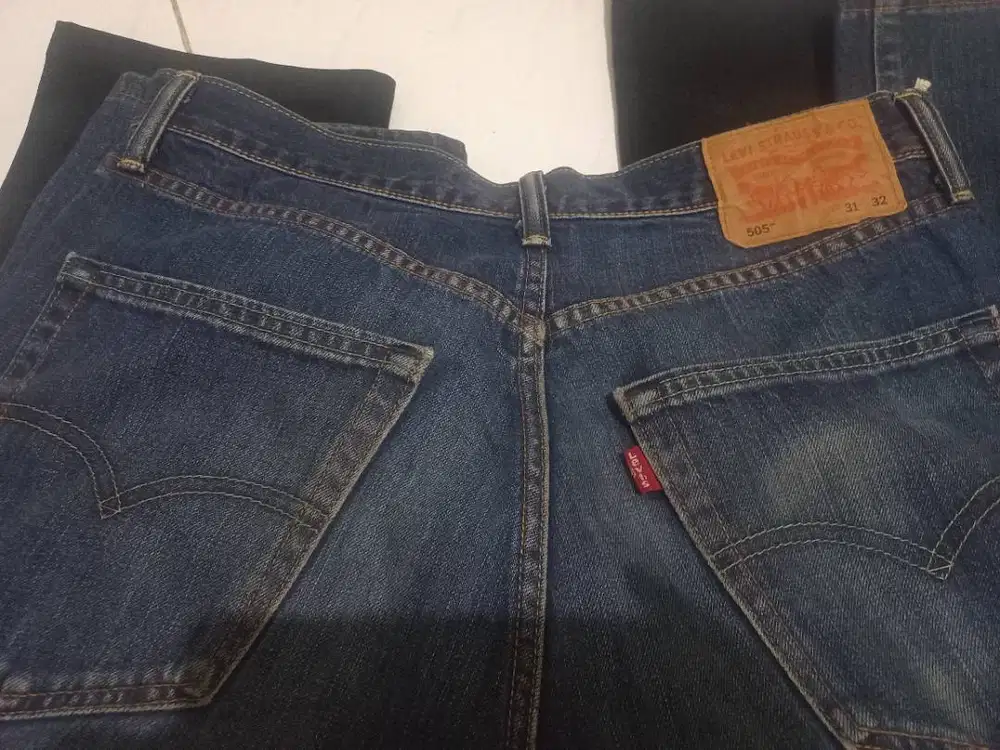 Celana jeans levi's original 505 size 32