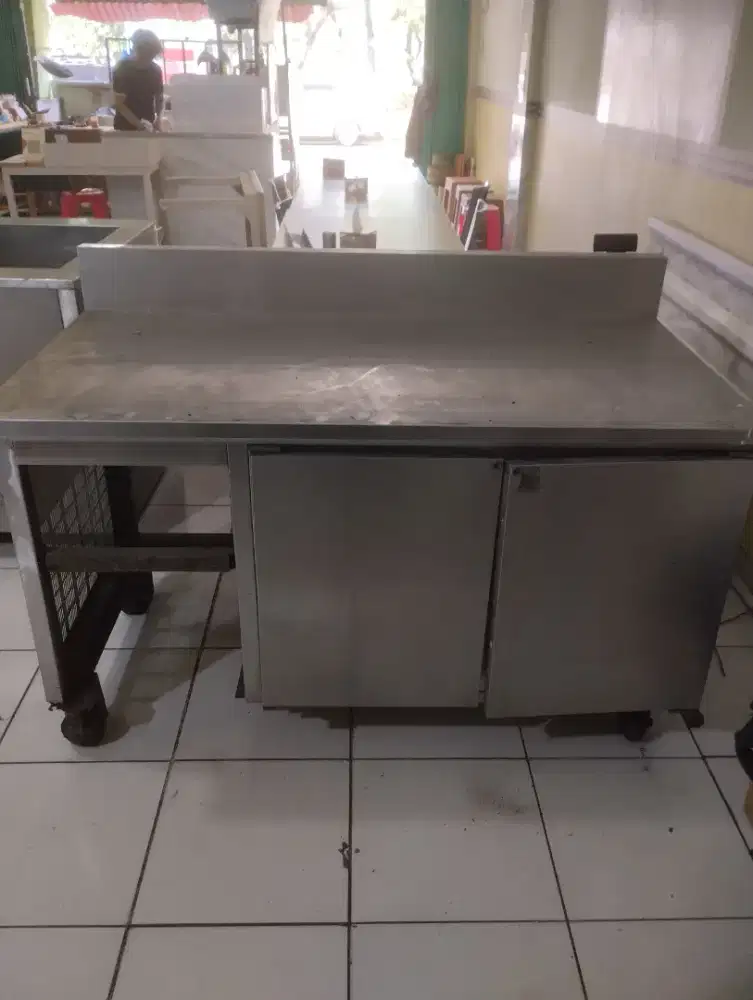 Meja prepare restoran stenlis