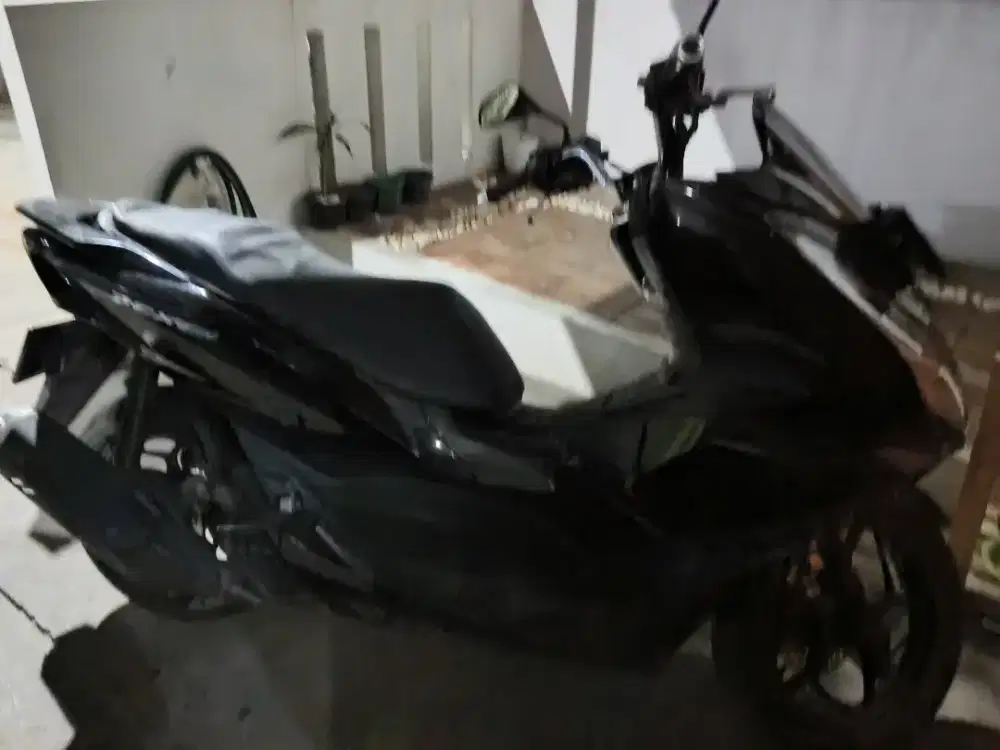Honda pcx 160 cbs hitam