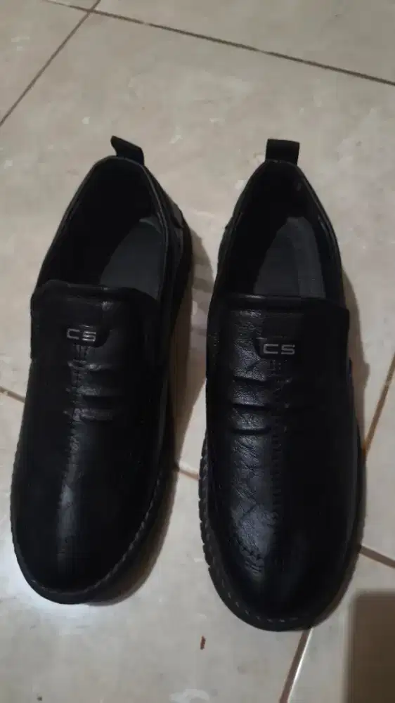 Sepatu Slip On Pria Hitam