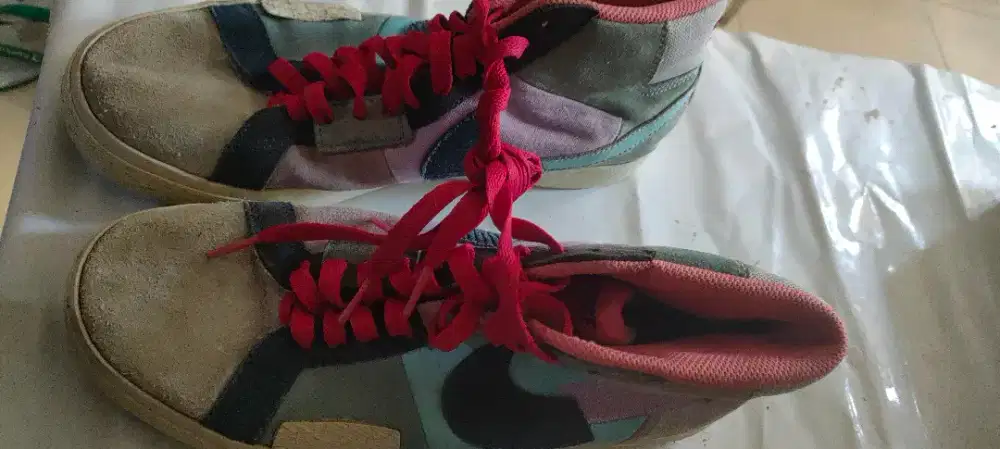 sepatu nike dan adidas