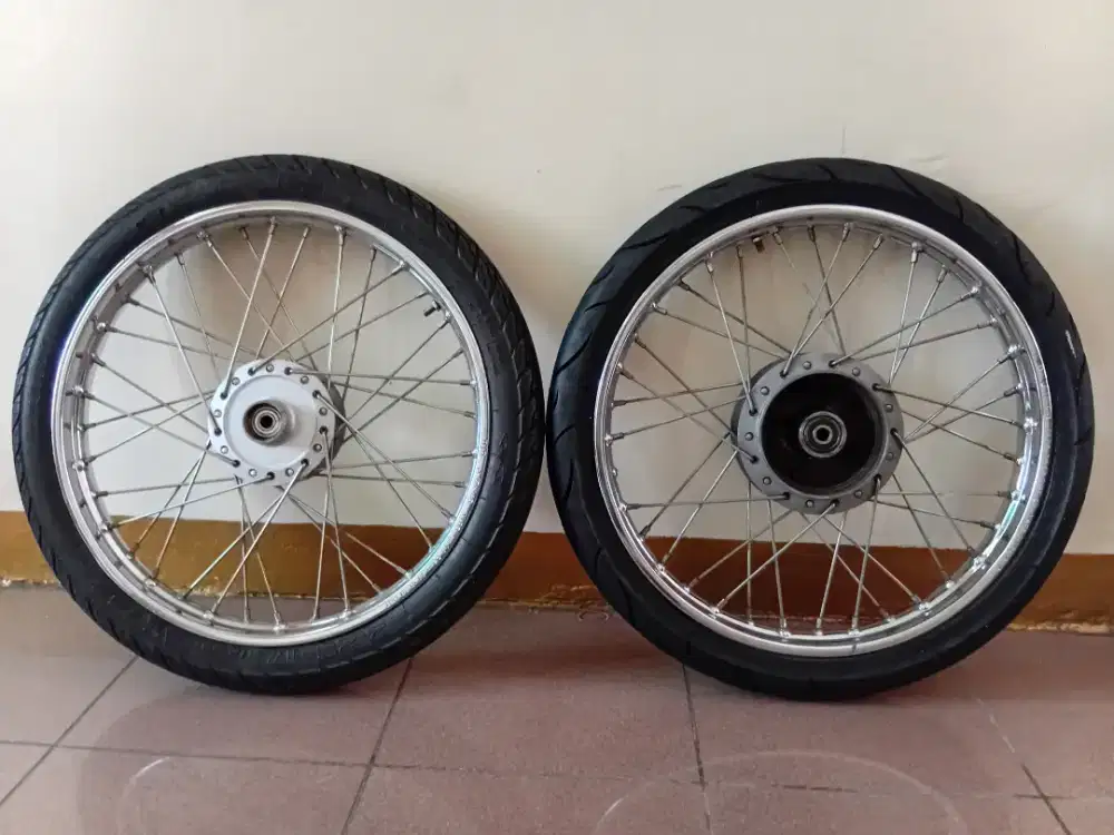 Di Jual Sepasang Ban Jari Jari ring 17 second