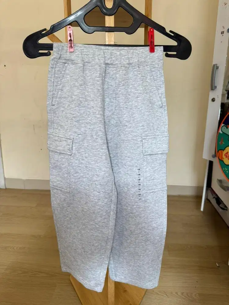 Celana kids grey UNIQLO JAPAN sz 120 ( NEW) Unisex