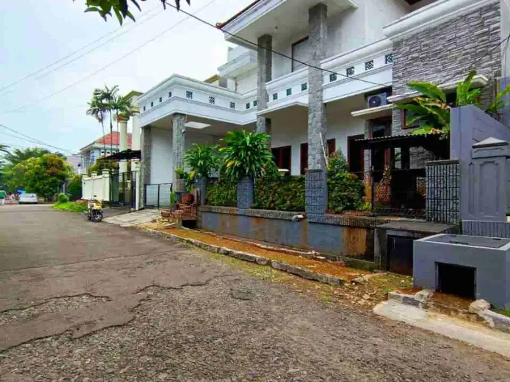 Dijual Murah Rumah Luas Dalam Komplek Di Cinere