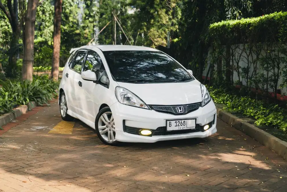 Jazz RS AT 2012 Honda yaris 2013 GE8 putih