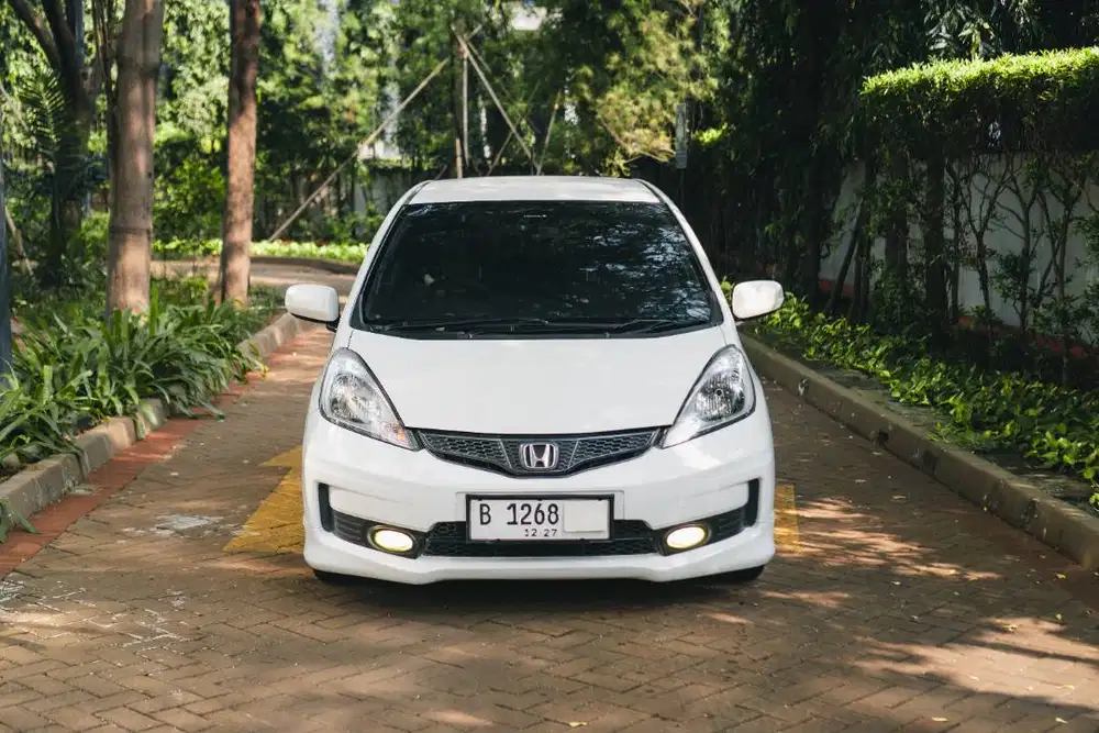 Jazz RS AT 2012 Honda yaris 2013 GE8 putih