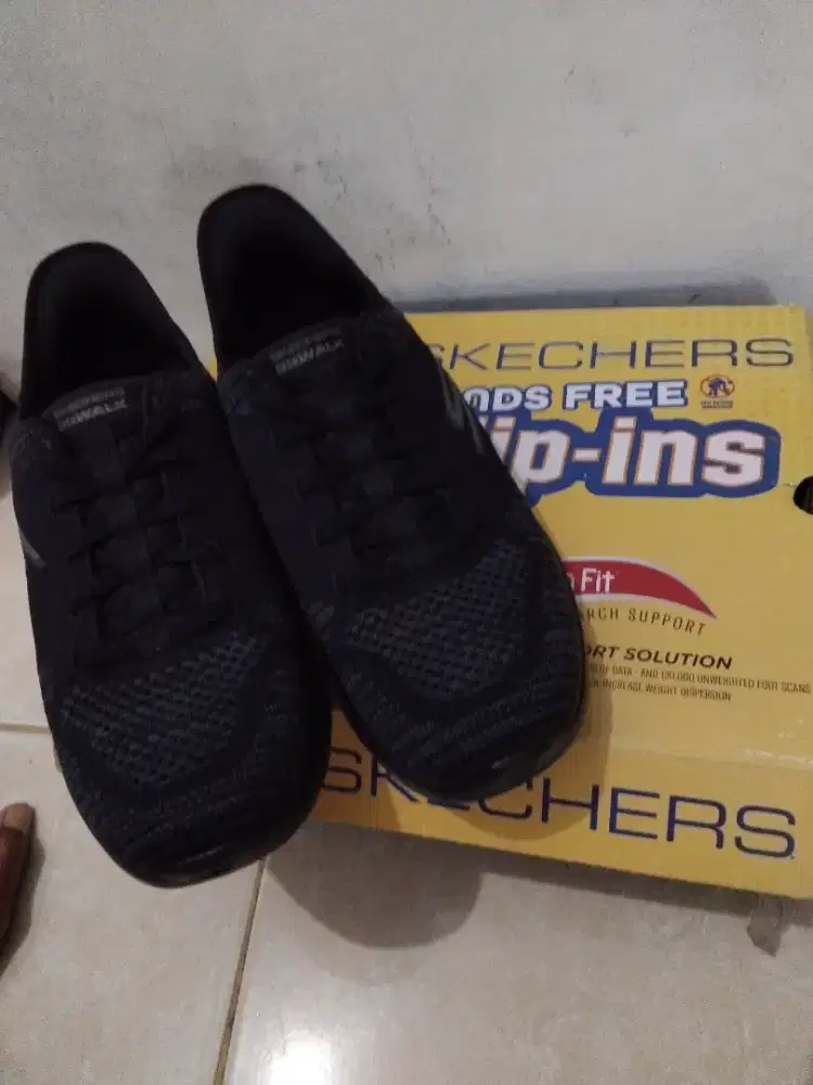 sepatu Skechers go walk