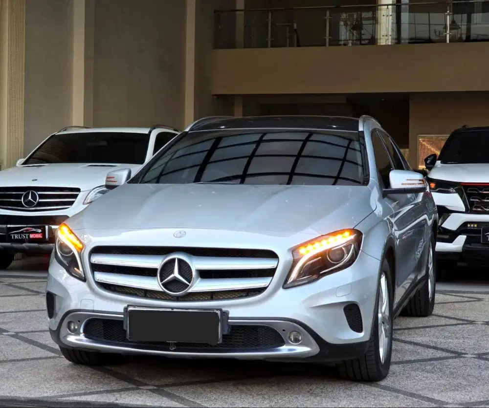 LOW KM ANTIK!! MERCEDES BENZ GLA 200 URBAN EXCLUSIVE LINE 2014 PK 2015