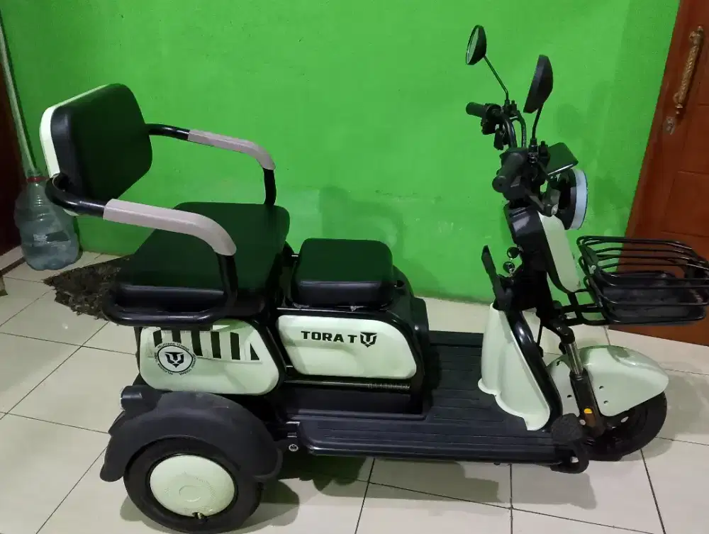Sepeda listrik Roda tiga merk Tora