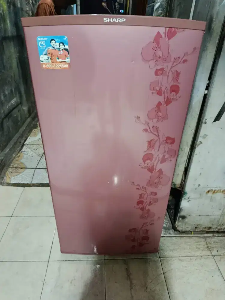 Kulkas 1 pintu merek Sharp