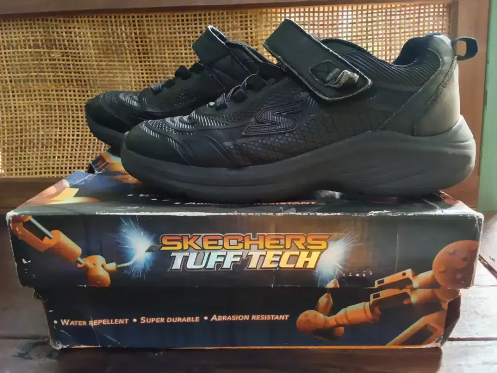 Jual sepatu anak Skechers hitam