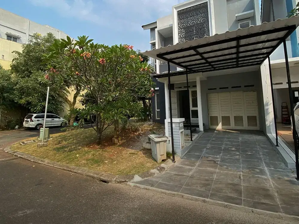 Rumah Hoek Baru Renovasi di Cluster Darwin Scientia Summarecon Gading Serpong