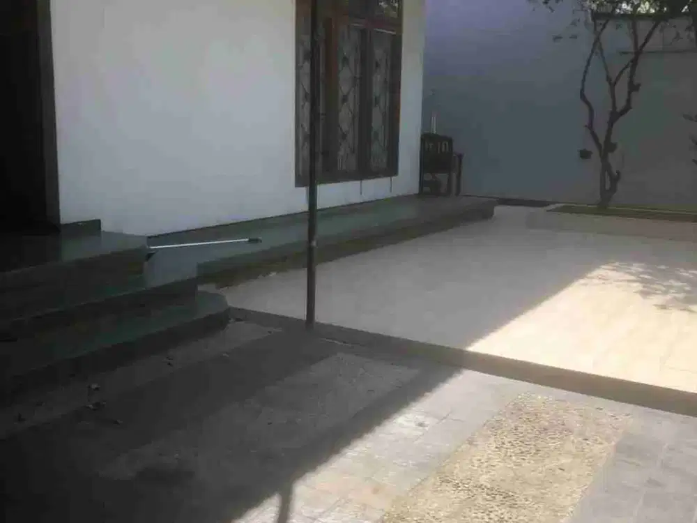 Dijual Rumah Darmo Baru