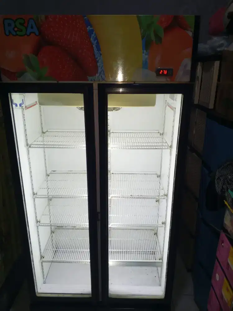 Kulkas show case 2 pintu merek RSA