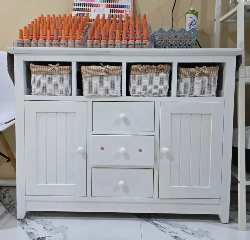 JUAL LEMARI AESTHETIC SEPERTI BARU