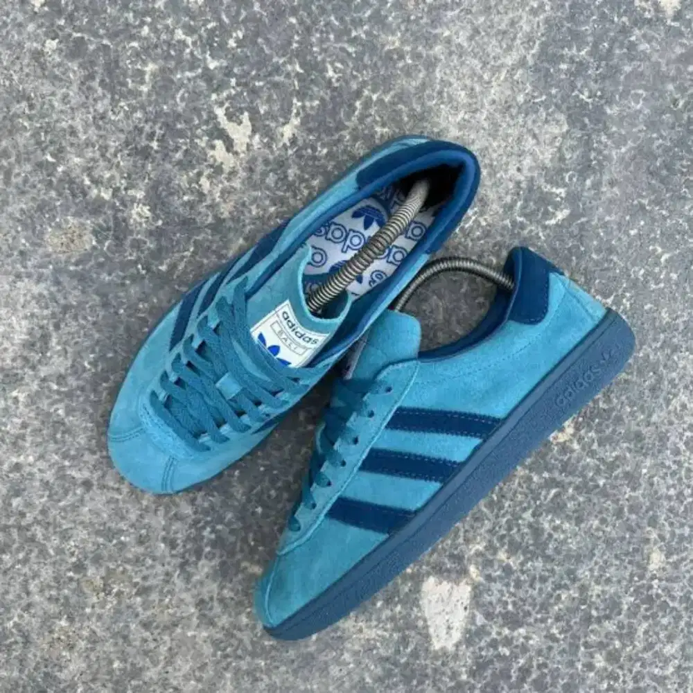 SEPATU Adidas bali