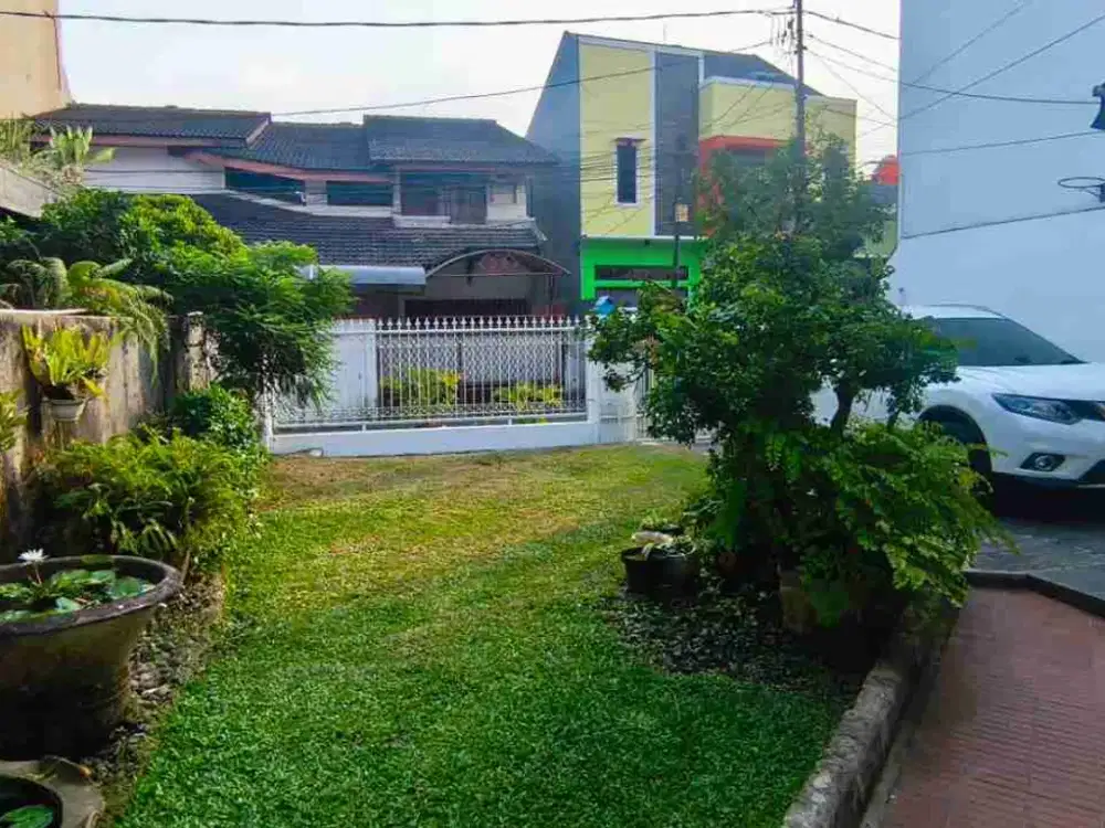 Rumah Luas Asri Full Furnished Siap Huni di dalam komplek Cipinang Jaya Jakarta Timur