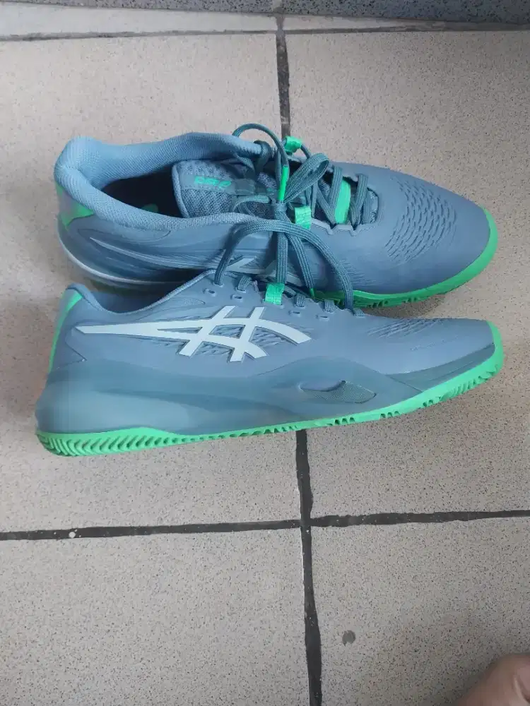 Sepatu asics padel