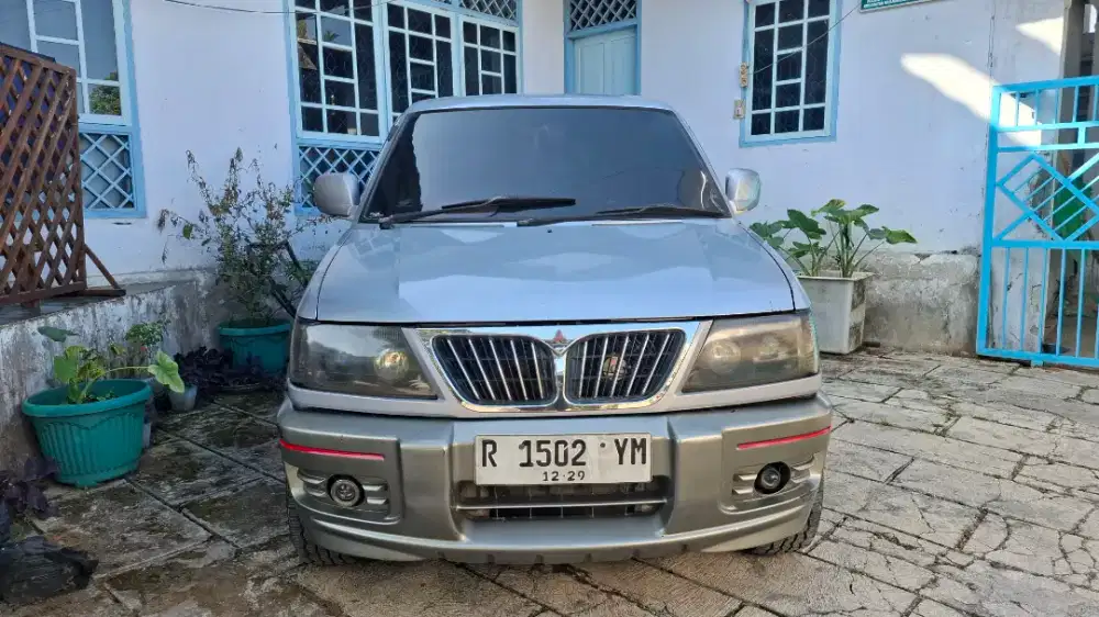 Mitsubishi Kuda Grandia 2.5 Diesel Solar