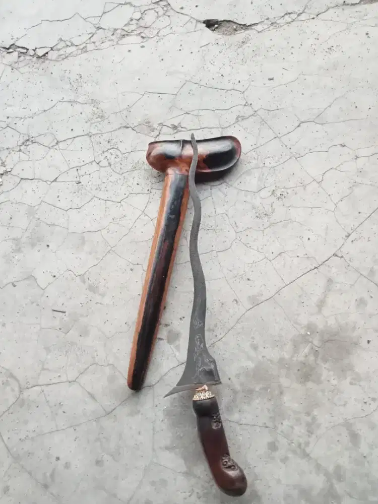 Keris Pusaka Luk 7 Sepuh Majapahit