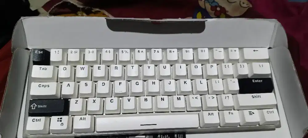 Keyboard Gaming Fantech Maxfit61 Frost