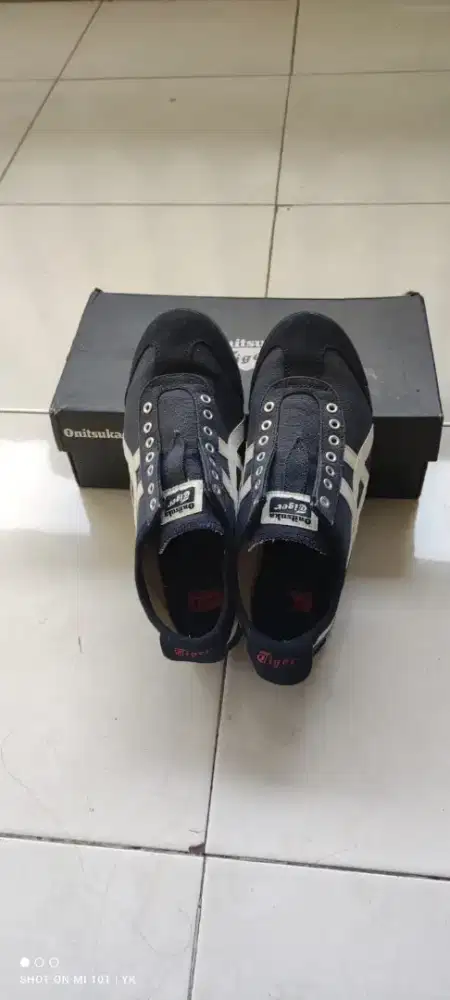 SEPATU ONITSUKA