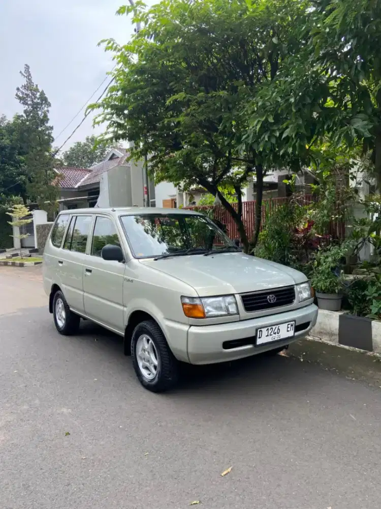 Toyota kijang SGX 2000