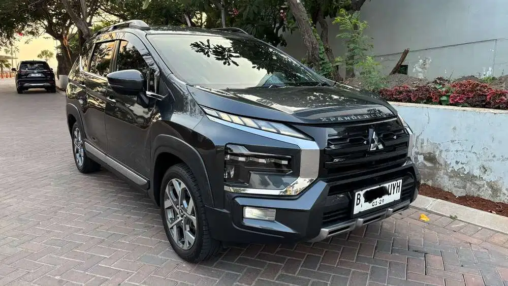 Mitsubishi Xpander Cross 2023 pmk 2024 Low km Pajak Panjang