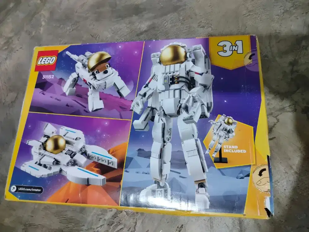 Lego ori kondisi baru masih segel.
LEGO Creator Space 3 in 1
