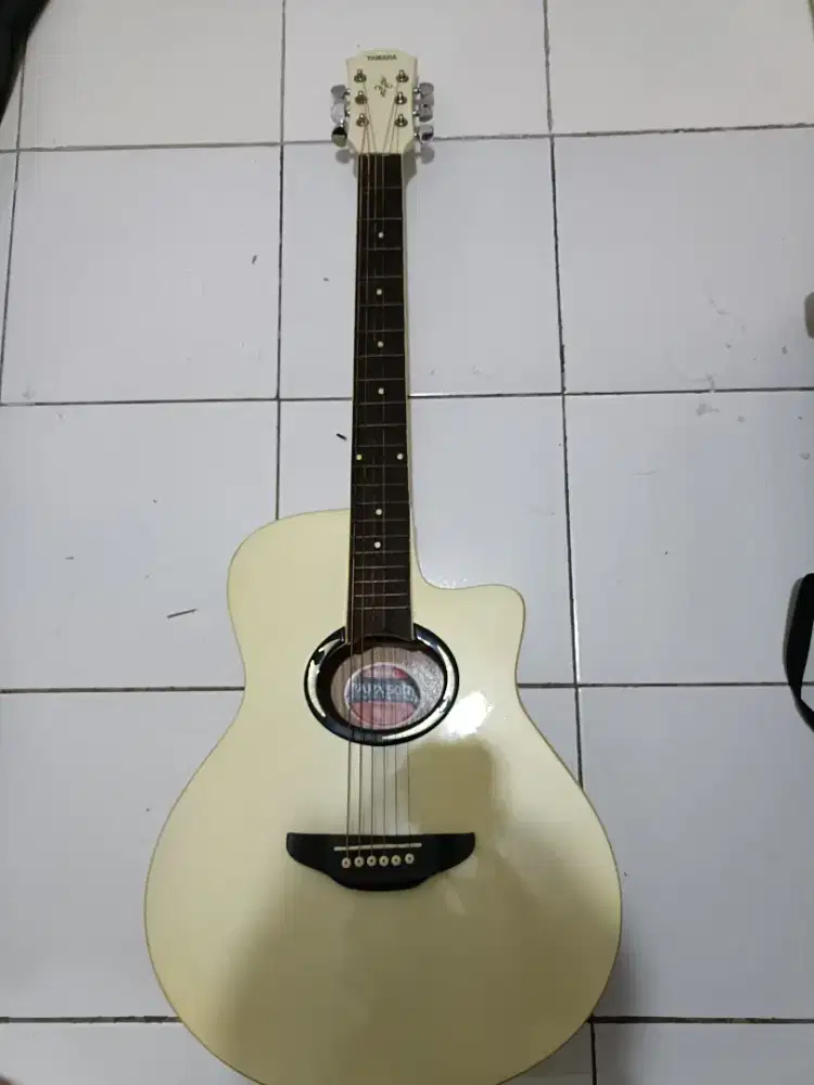 Gitar yamaha second