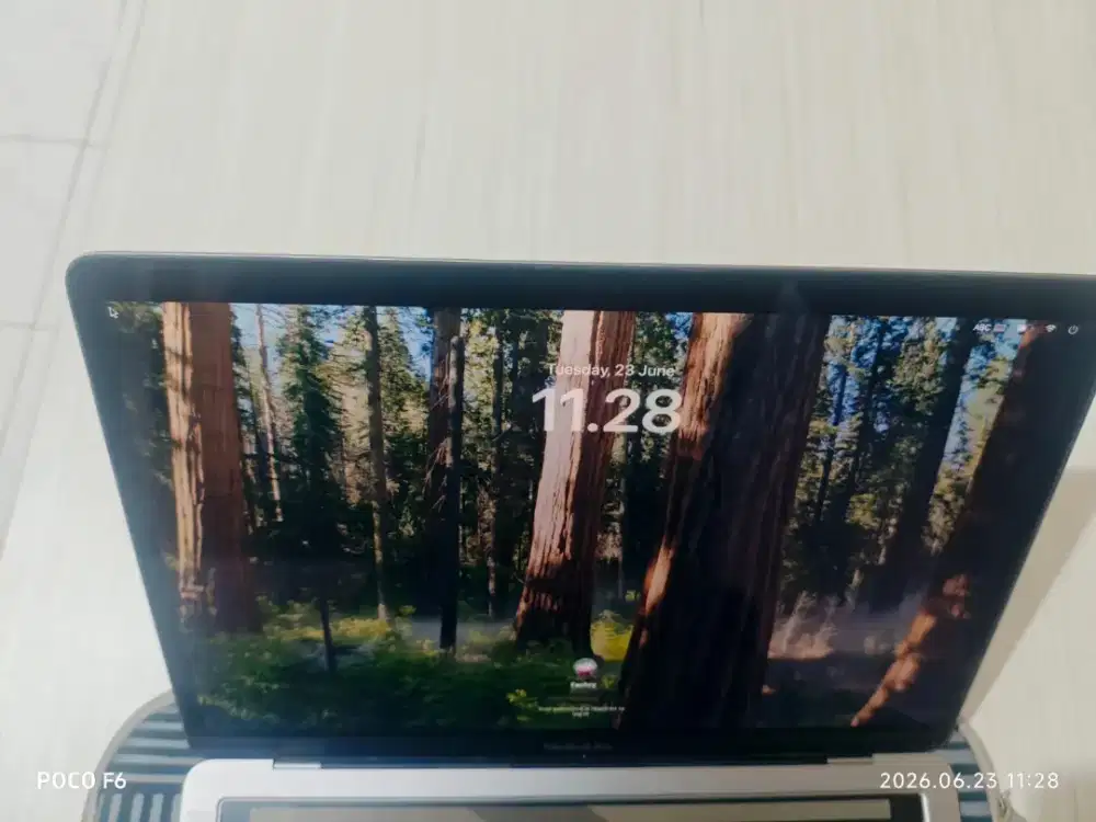Macbook pro 14 inch i5/8/256gb 2019