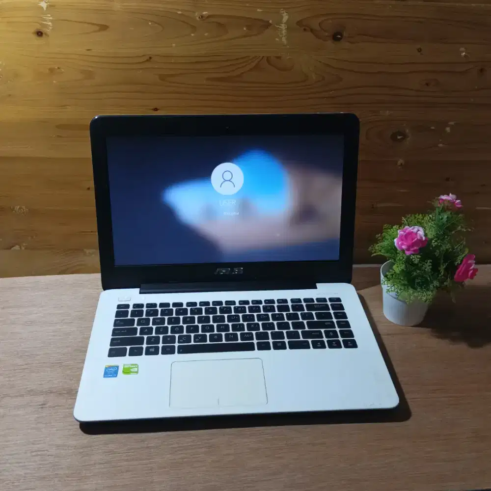 Laptop Asus i3-5005u 500/4GB