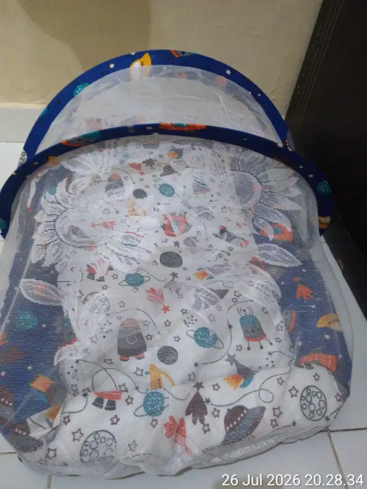 Kasur bayi bekas anak kembar