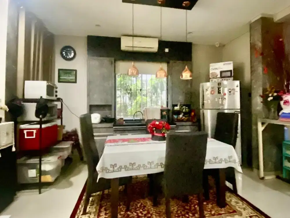 DIJUAL RUMAH BAGUS SEMI FURNISH HADAP TENGGARA HARGA MURAH DI GOLF LAKE RESIDENCE