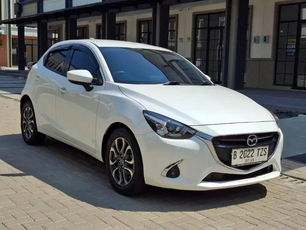 MAZDA 2 R AT 2017 PUTIH