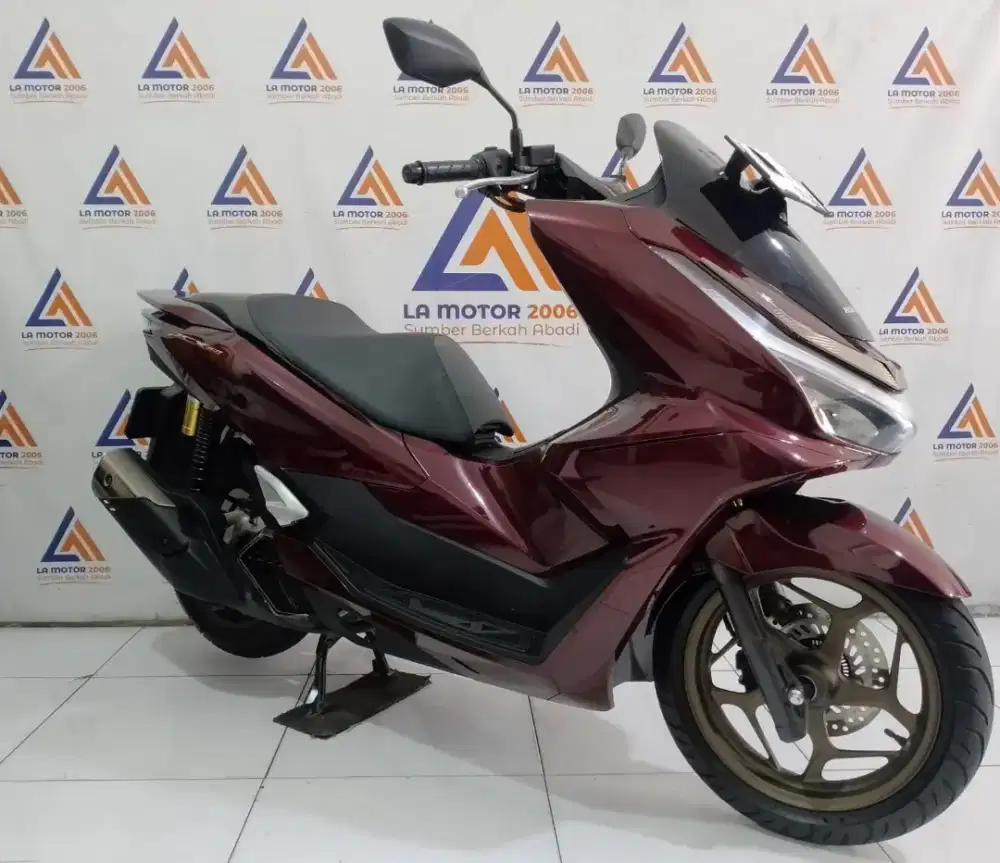 PCX 160 ABS ROADSYNC TH 2025 VERY LOW KM 1K LIKE NEW CASH/KREDIT/TT/CC