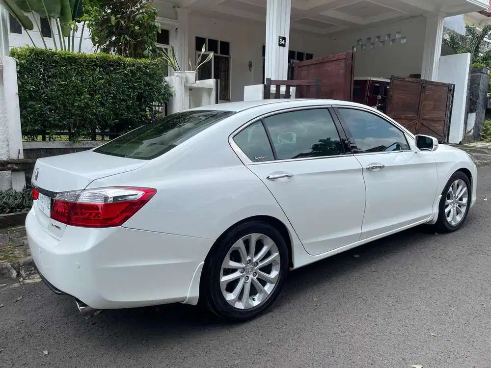 Honda Accord 2013 Bensin