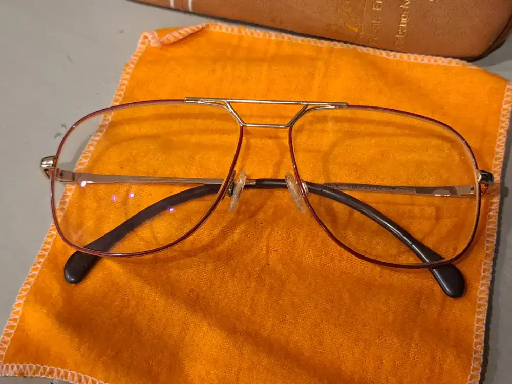 Frame kacamata rodenstock lapis emas