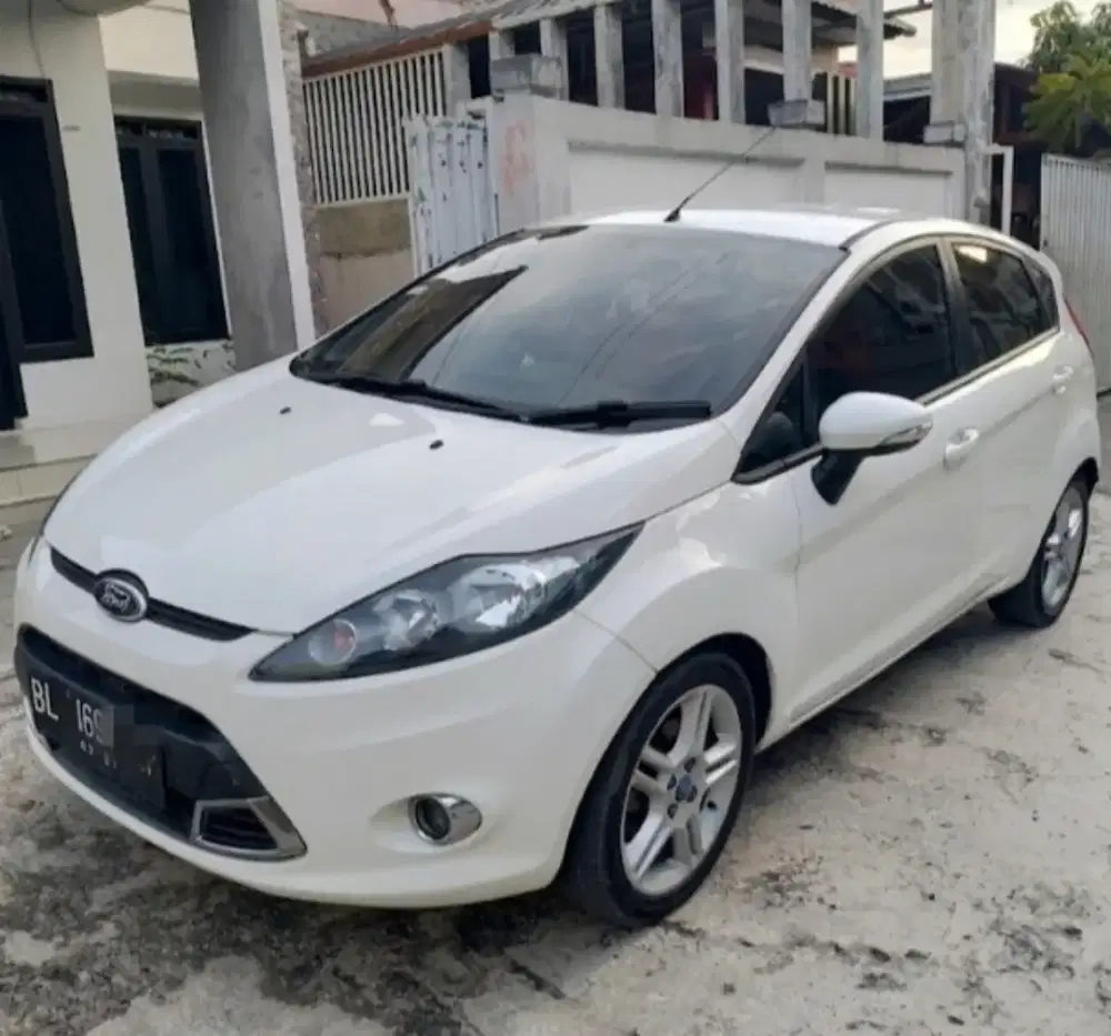 Ford fiesta 1.6 cc metic plat bl pajak aktif