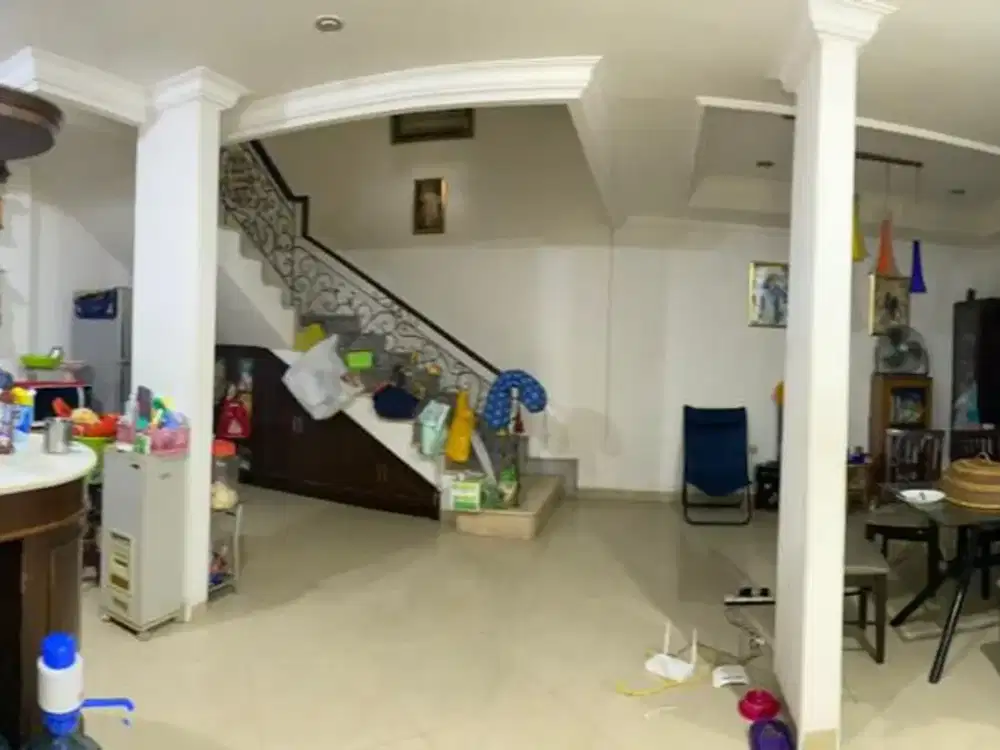 Dijual Rumah Taman palem lestari, Rumah strategis daerah Jakarta