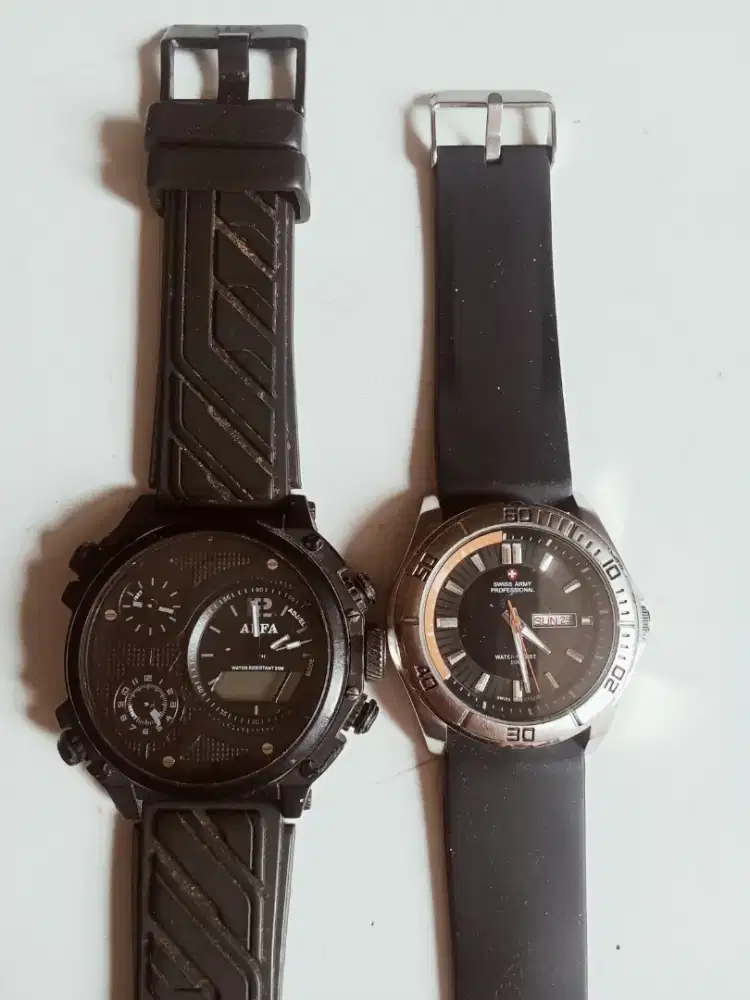 Jual jam tangan 2 buah