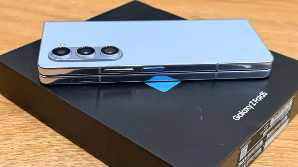 Fold 5 512GB blue . SEIN resmi