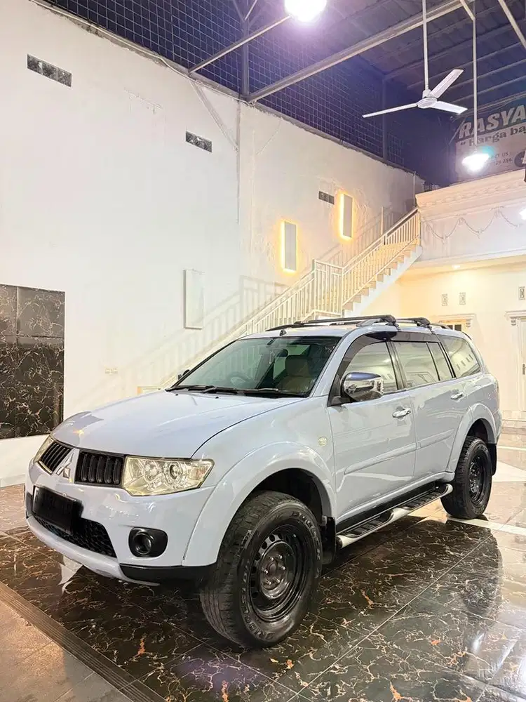 Pajero Exceed 2011 Solar Rally mode Abu abu khaki jual cepat bu murah