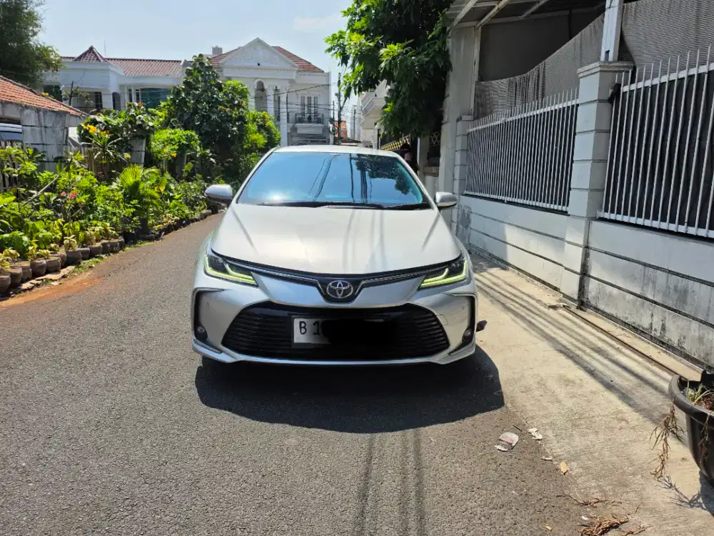 Toyota corolla altis 1.8 V AT 2020 km 49rb servis rutin.Pemakaian 2021