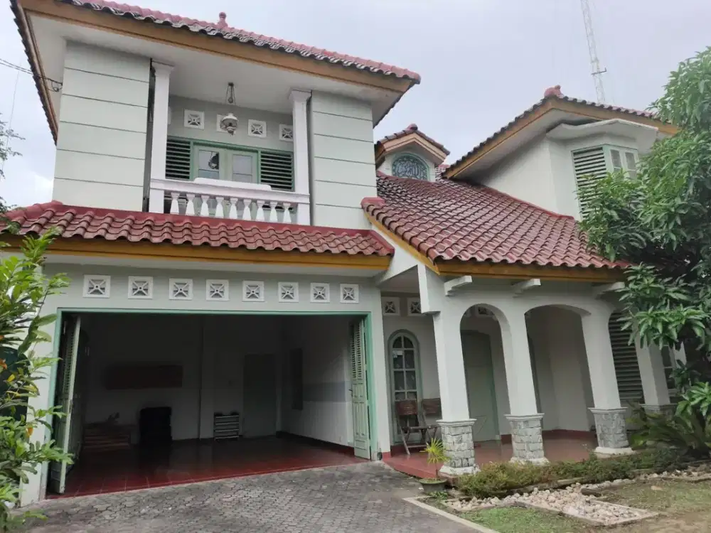 Rumah Mewah Halaman Luas 520 m2 Lokasi Palagan Ngaglik Sleman, SHM PBG