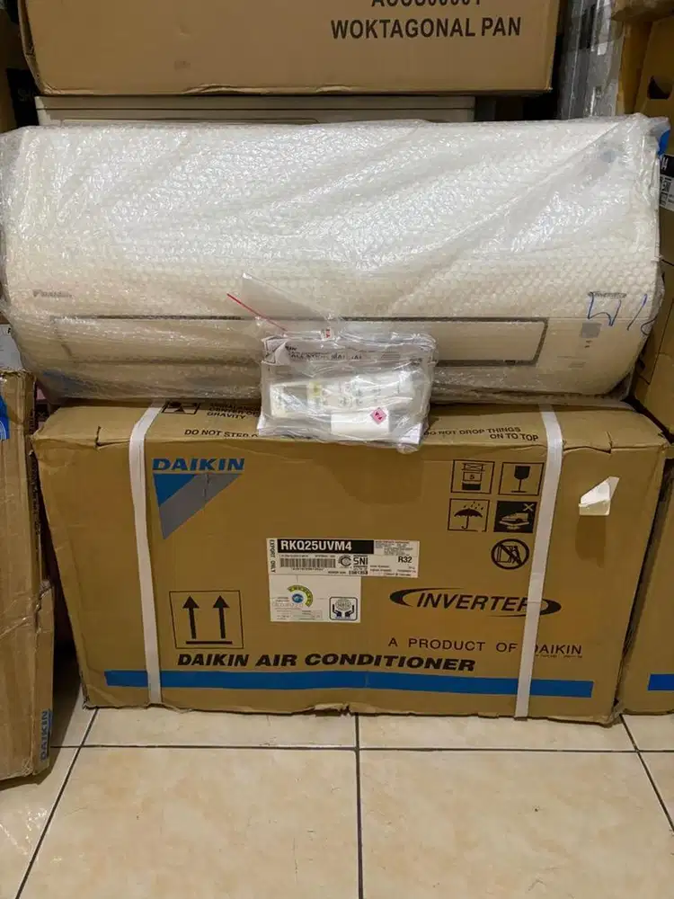 AC daikin Thailand Inverter 1 PK Baru