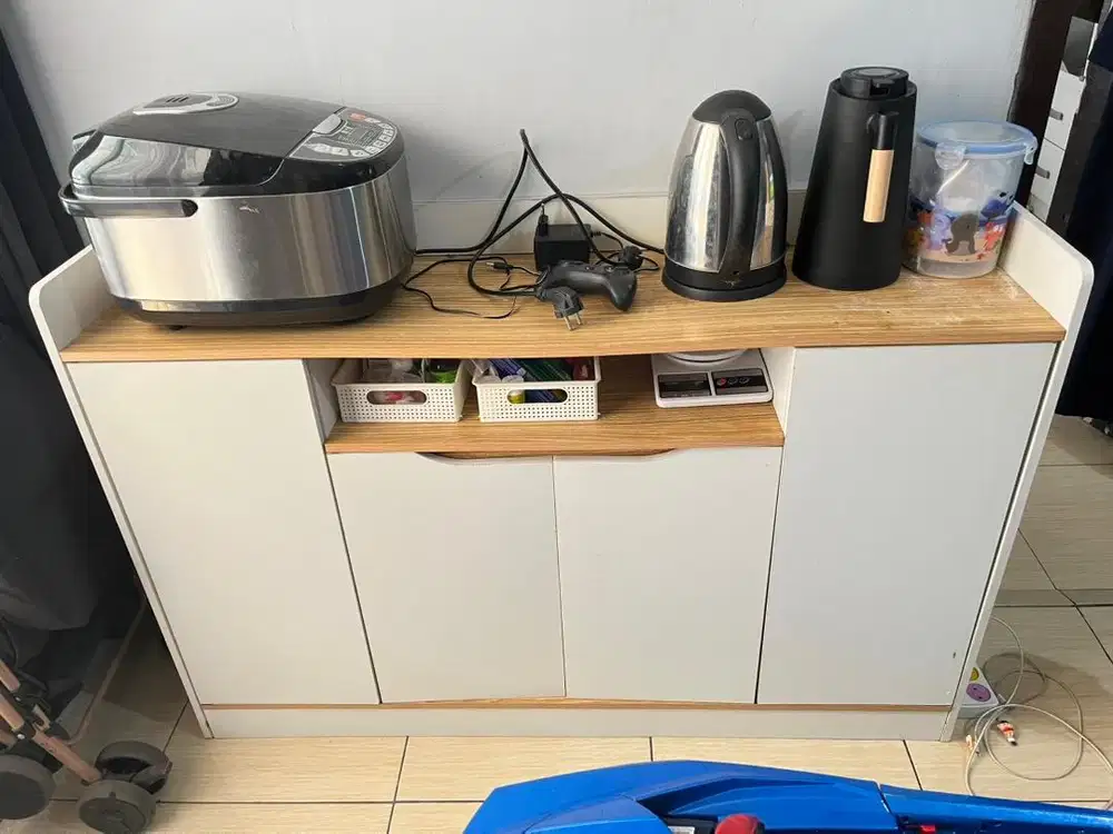 lemari rak tv serbaguna